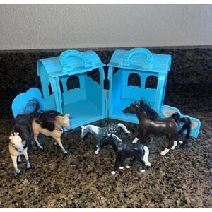 Tara Toy PONY LUV Pony Horse Barn Double Stable Blue Plastic With Random Figs